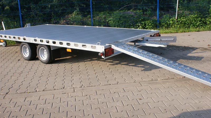WIOLA Multitrailer 3000 KG 4100 X 2100 podlaha z hliníku integrované nájezdy 