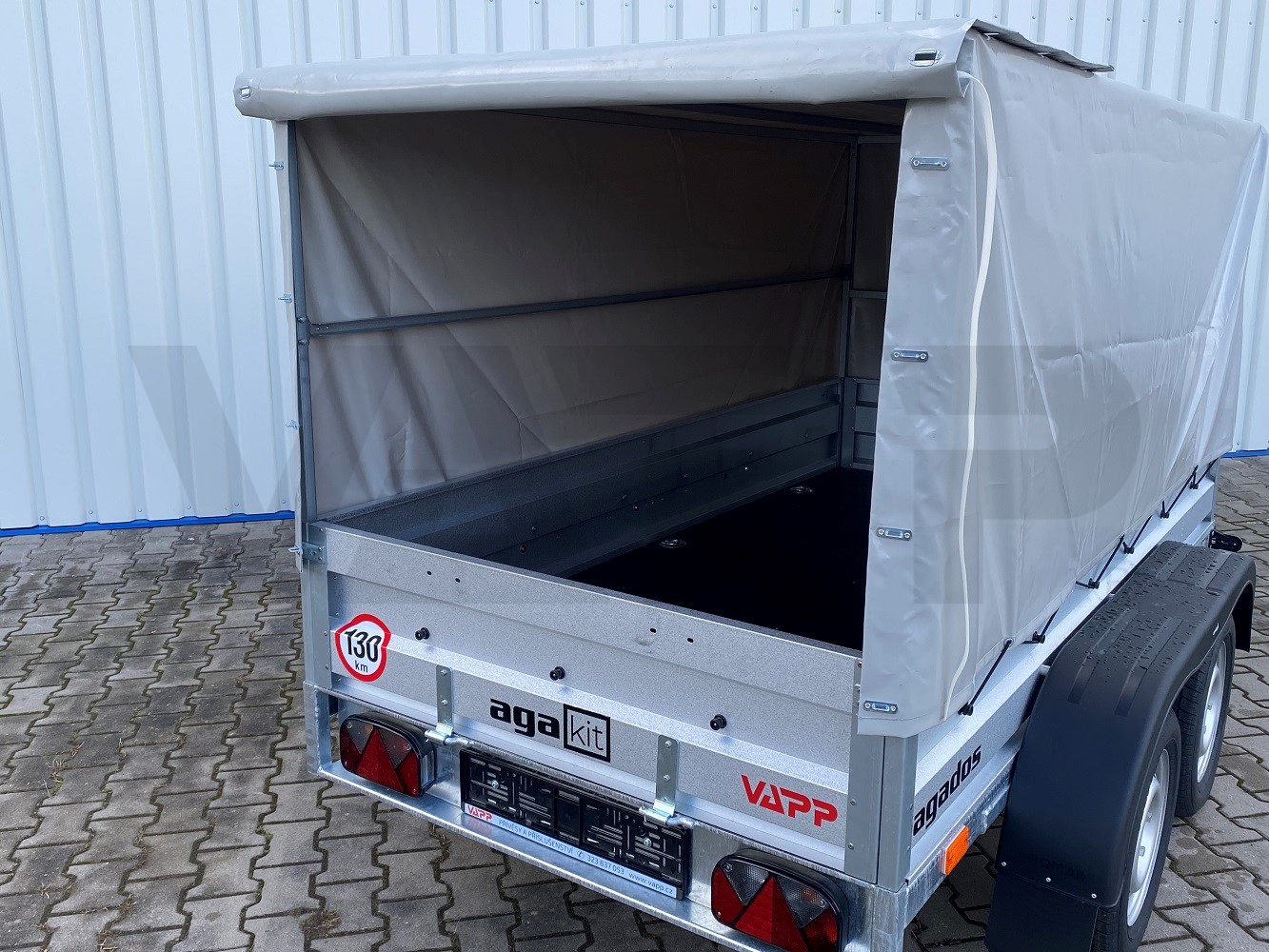 Plachta s konstrukcí Agados AGA KIT EM5/EM6, podchozí výška 119 cm