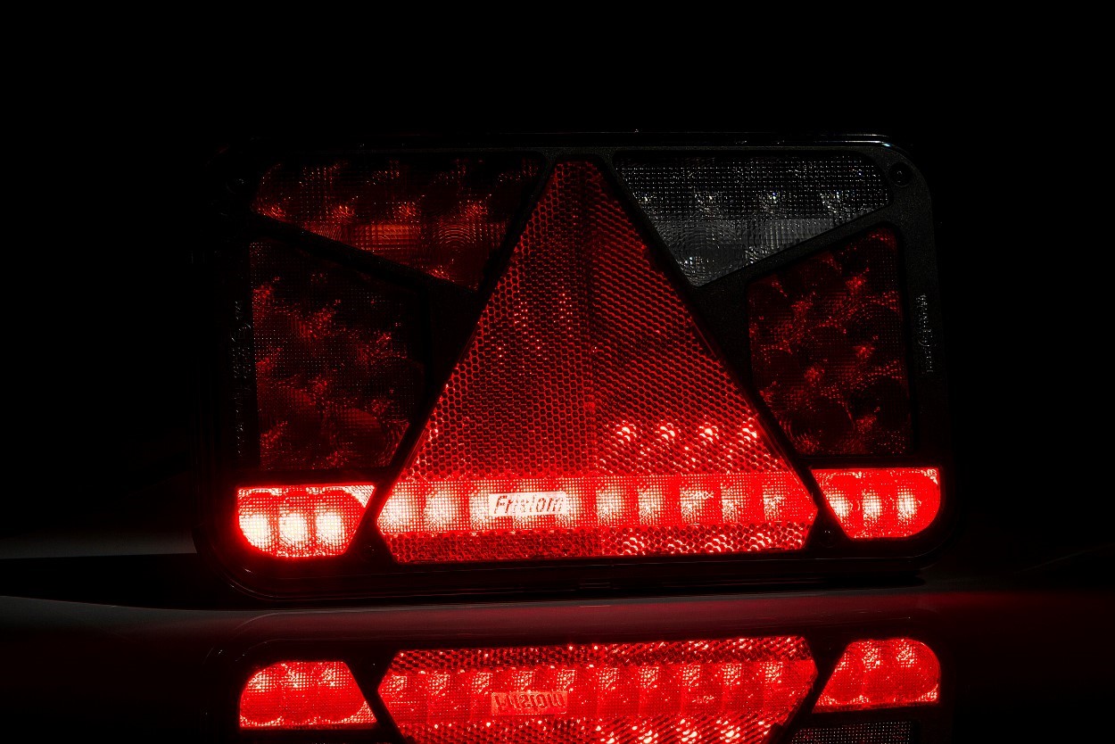 Svítilna Fristom FT-370 sdružená LED 12V, P-BL/BR/KO/ML/CO/RZ, integr. kontrolbox, baj6
